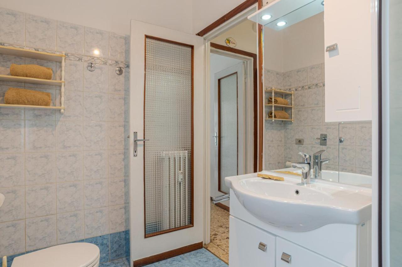 Lovely & Quiet Apartment - With Balcony & Parking Como Dış mekan fotoğraf
